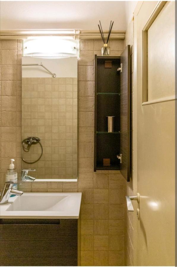 Acropolis Elegant Maisonette By Lodgespot Athens Ngoại thất bức ảnh
