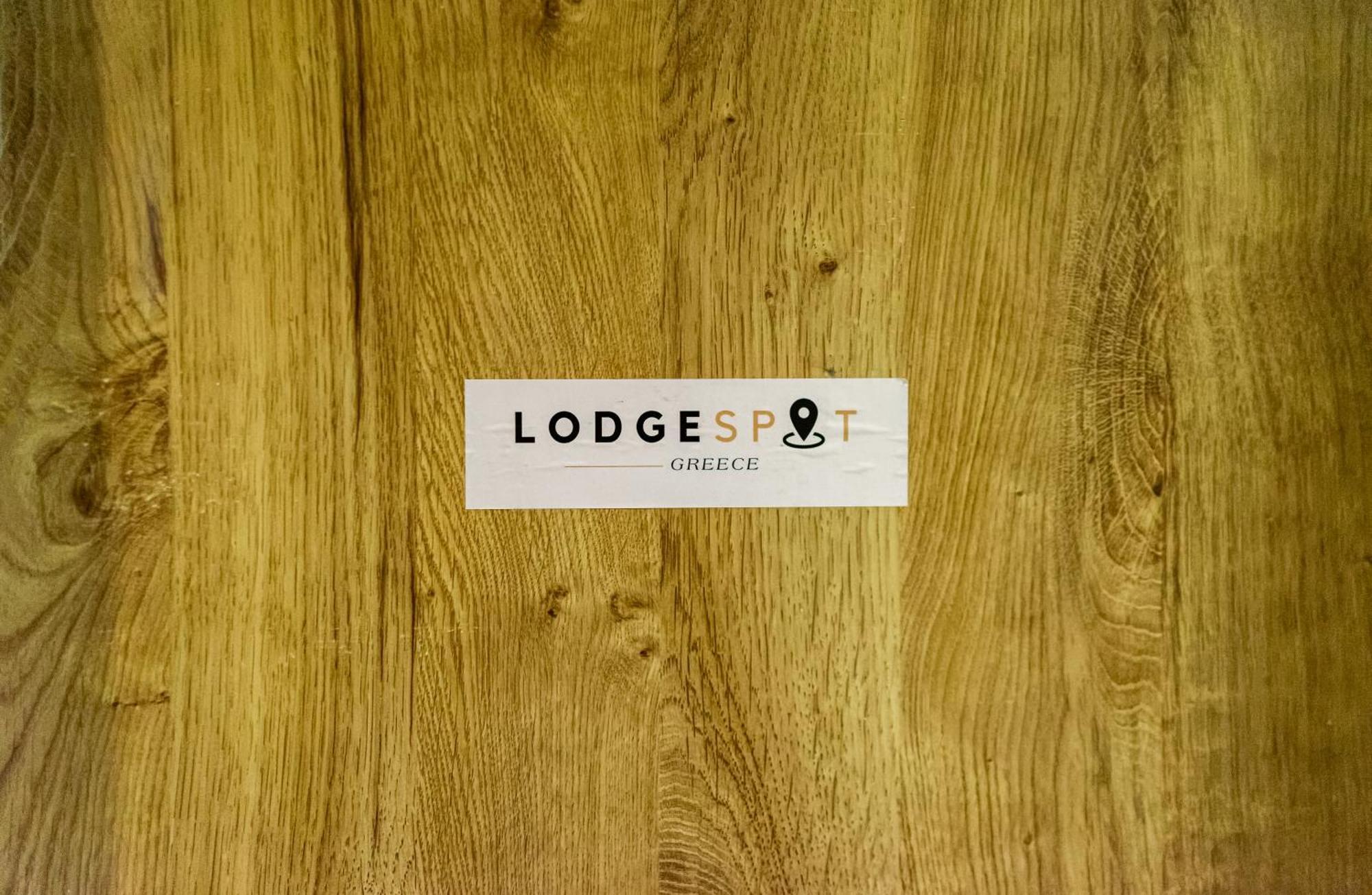 Acropolis Elegant Maisonette By Lodgespot Athens Ngoại thất bức ảnh
