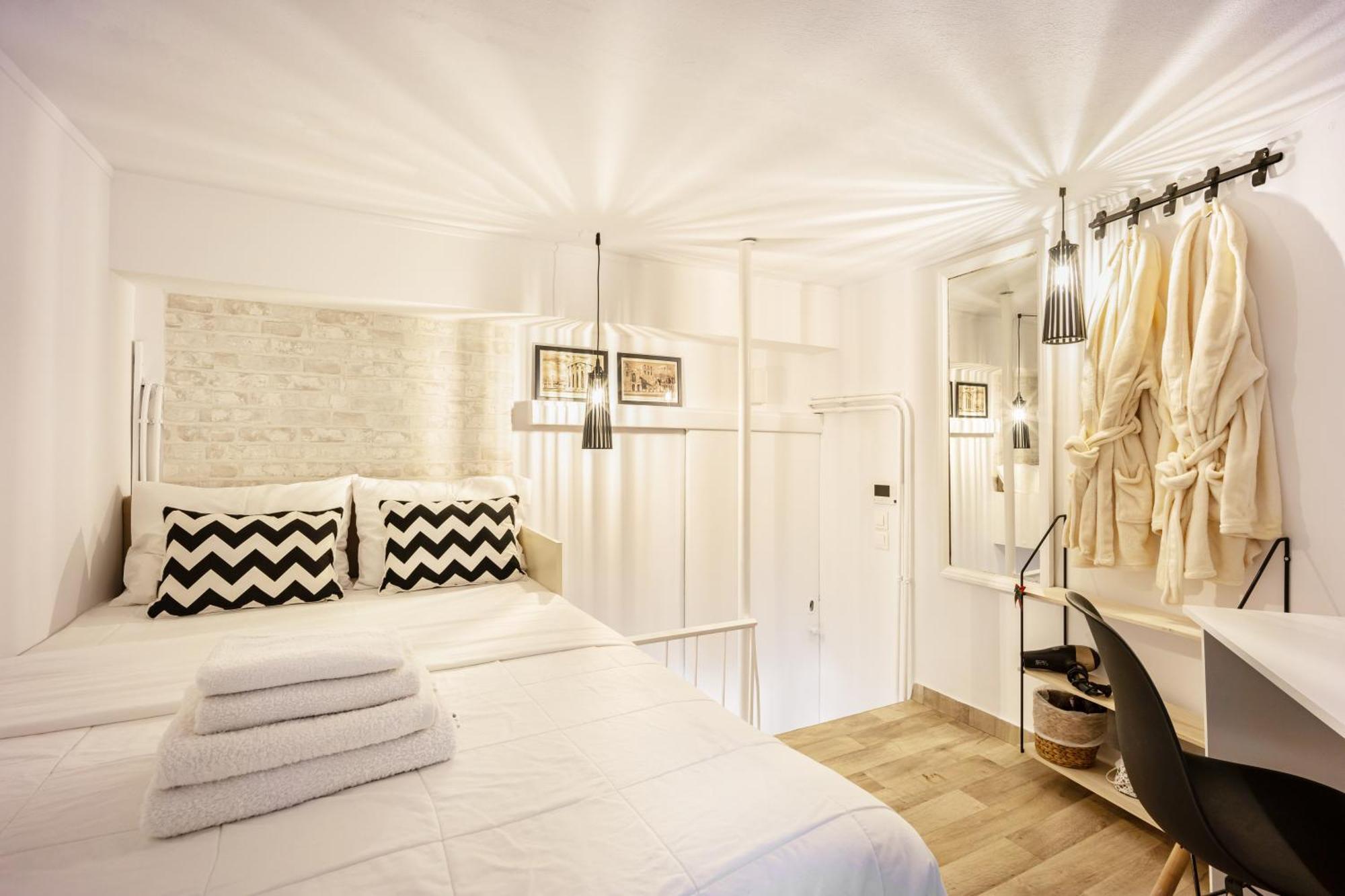 Acropolis Elegant Maisonette By Lodgespot Athens Ngoại thất bức ảnh